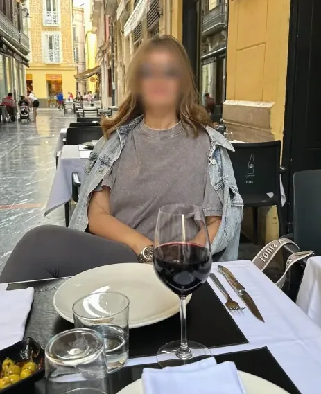 Amina, 35