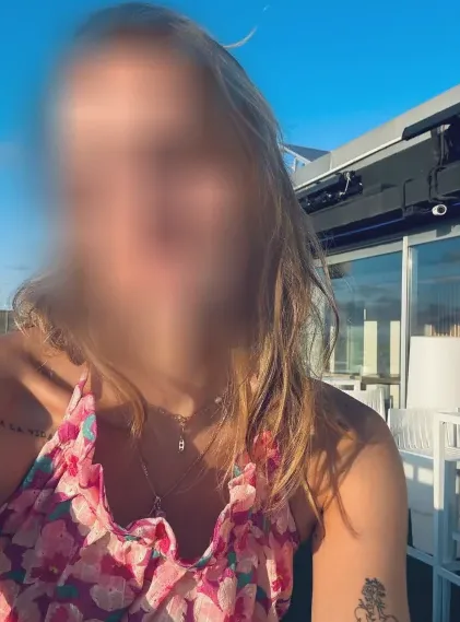 Andrea, 29