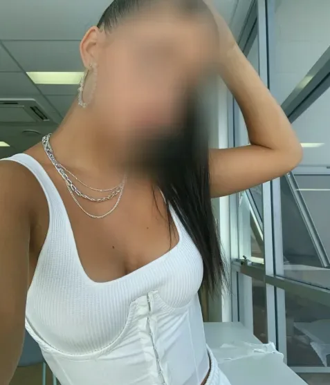 Esther, 20