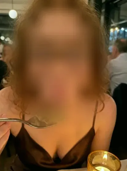 Karoline, 25
