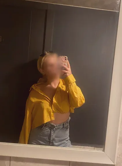 Leyla, 23