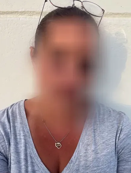 Olivia, 33